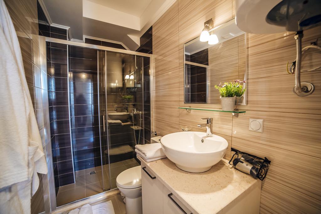 Apartments Harmonia Tivat Exterior photo