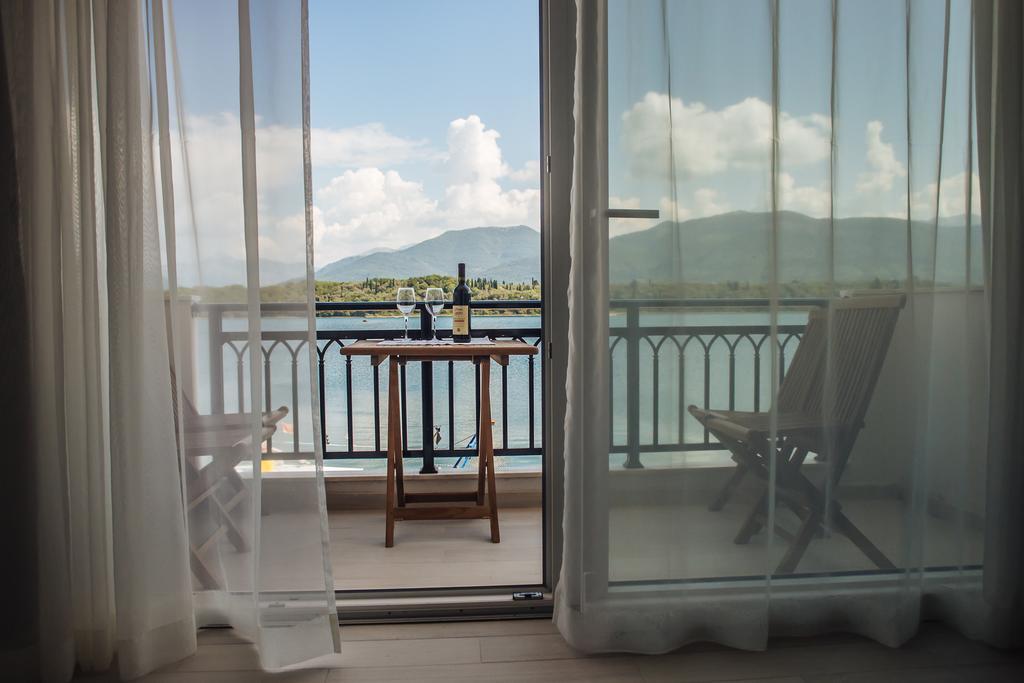 Apartments Harmonia Tivat Exterior photo